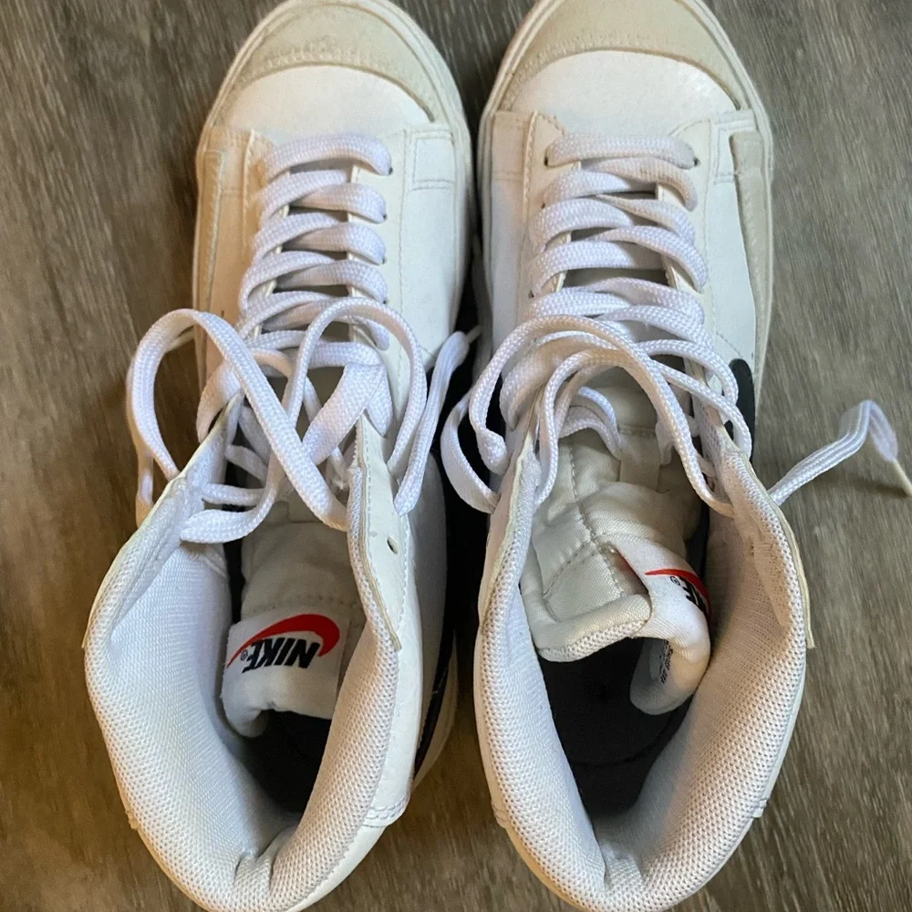 Nike Blazer Mid 77 5Y / Women’s 6.5 / Men’s 5